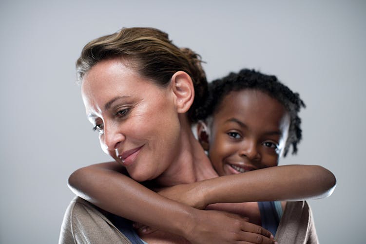 Angelina Jolie : la mère biologique de Zahara veut revoir
  sa fille