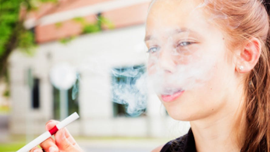 Chez les jeunes, la e-cigarette peut augmenter l'attrait
  pour le tabac  
