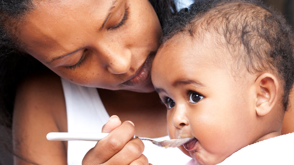 Alimentation Des Bebes Les Aliments A Integrer Entre 12 Et 18 Mois Parents Fr Alimentation Des Bebes Les Aliments A Integrer Entre 12 Et 18 Mois Parents Fr