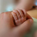 Polémique autour du maintien en vie d'un bébé de 1 an