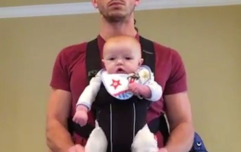 Un Papa Fait Danser Son Bebe Sur Michael Jackson La Video Va Vous Faire Craquer Parents Fr Un Papa Fait Danser Son Bebe Sur Michael Jackson La Video Va Vous Faire Craquer Parents Fr
