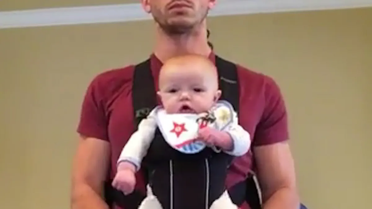 Un Papa Fait Danser Son Bebe Sur Michael Jackson La Video Va Vous Faire Craquer Parents Fr Un Papa Fait Danser Son Bebe Sur Michael Jackson La Video Va Vous Faire Craquer Parents Fr