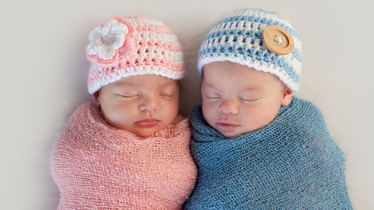bébé rose et bébé bleu