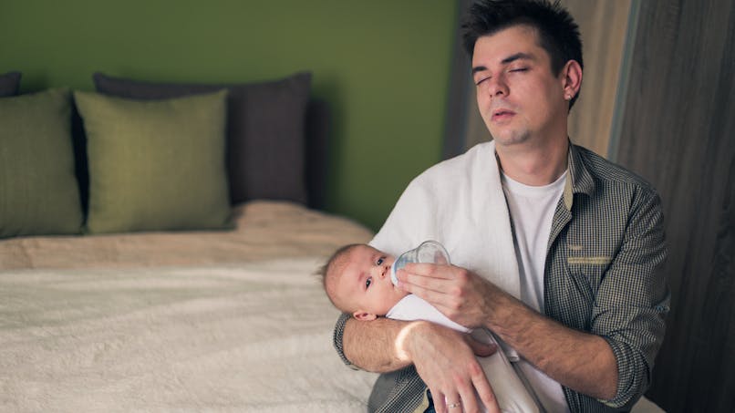 Que Se Passe T Il Dans La Tete Du Papa Quand Il Donne Le Biberon Parents Fr Que Se Passe T Il Dans La Tete Du Papa Quand Il Donne Le Biberon Parents Fr