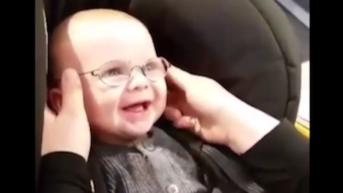 Ce Bebe Malvoyant Voit Sa Maman Pour La Premiere Fois Et Sa Reaction Est Adorable Video Parents Fr Ce Bebe Malvoyant Voit Sa Maman Pour La Premiere Fois Et Sa Reaction Est Adorable Video Parents Fr
