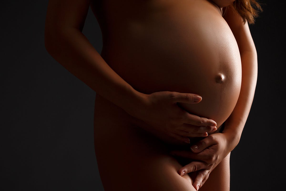 Vergetures post-accouchement : comment leur faire la peau ? - JOONE