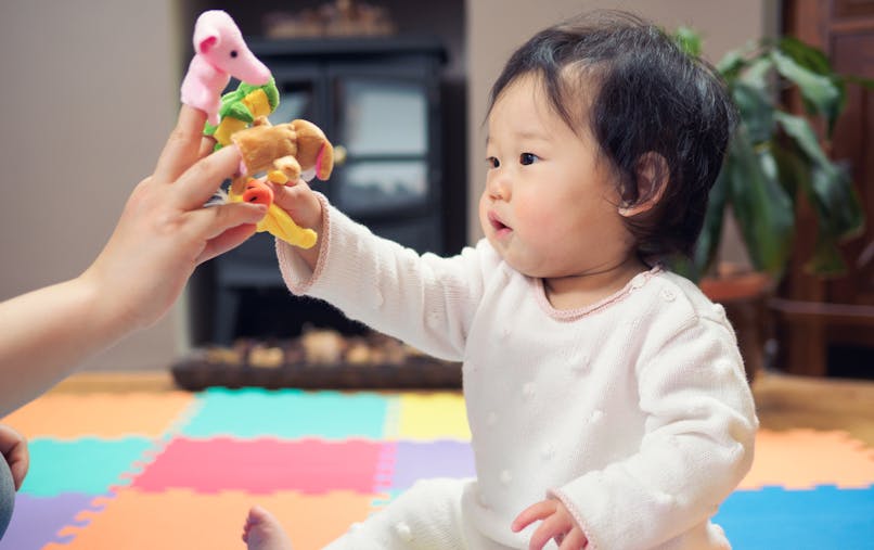 Les Marionnettes A Doigts Sont Des Activite D Eveil Importantes Pour Le Developpement De L Enfant Et De Moments A Partager Avec Votre Bebe Parents Fr Les Marionnettes A Doigts Sont Des Activite D Eveil Importantes Pour Le Developpement De L Enfant Et De Moments A Partager Avec Votre Bebe Parents Fr