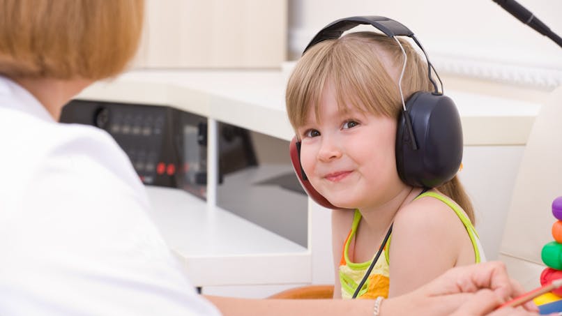 test chez médecin troubles audition enfant