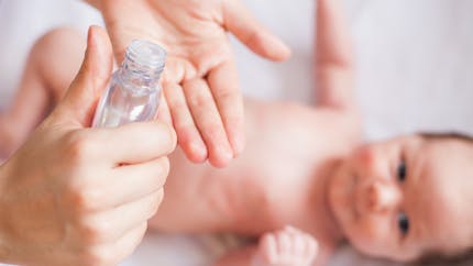 Eczéma bébé : prévenir et soigner la dermatite atopique chez le bébé