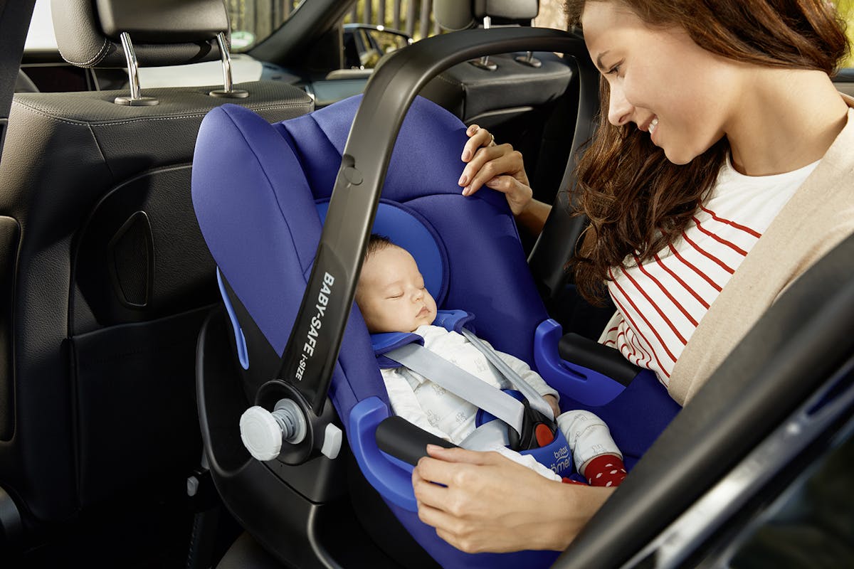 Automobile : Comment installer le siège auto de bébé ? 