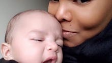 Janet Jackson maman : la première photo de son adorable bébé 