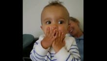 Elections : la réaction de ce bébé face aux résultats est très drôle (vidéo)