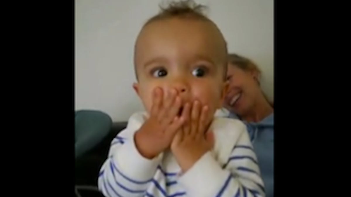 Elections La Reaction De Ce Bebe Face Aux Resultats Est Tres Drole Parents Fr Elections La Reaction De Ce Bebe Face Aux Resultats Est Tres Drole Parents Fr