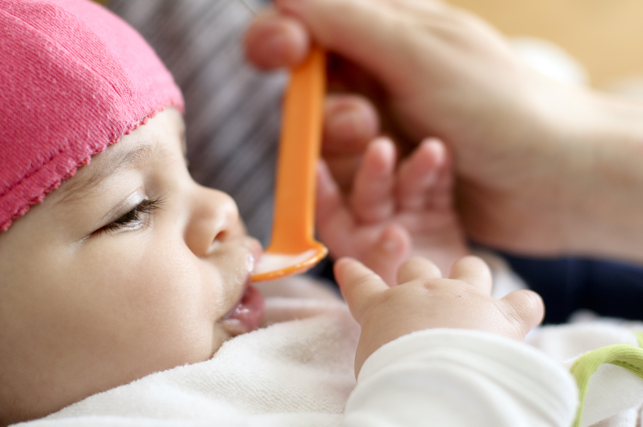 L Alimentation De Bebe De 6 A 12 Mois Ses Premiers Repas Parents Fr