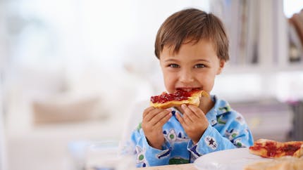 Petit déjeuner des enfants : céréales, tartines ou gâteaux  ?