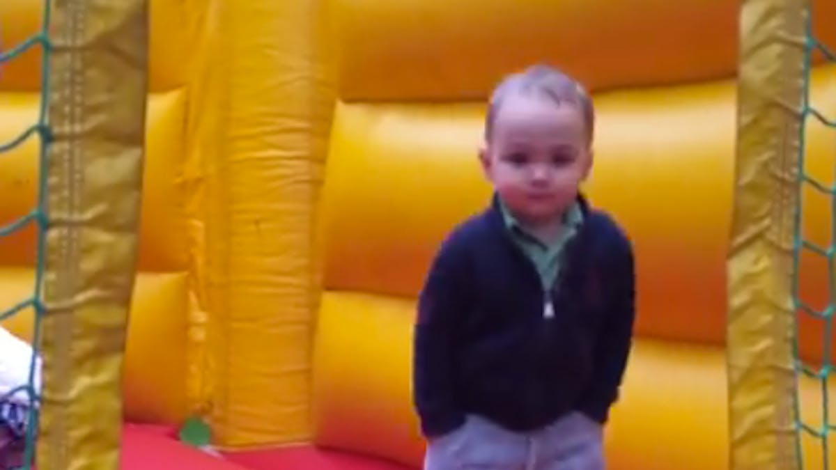Voici L Enfant Le Plus Swag Du Monde Et Il Est Tres Mignon Video Parents Fr Voici L Enfant Le Plus Swag Du Monde Et Il Est Tres Mignon Video Parents Fr