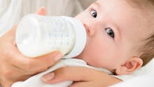 Les laits infantiles hydrolysés, pas pour tous les bébés