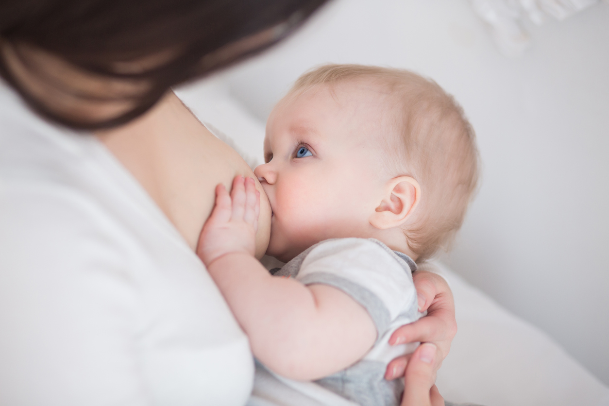 Allergie Au Lait Bebe Comment La Detecter Et Que Faire Pour Aider Bebe Parents Fr