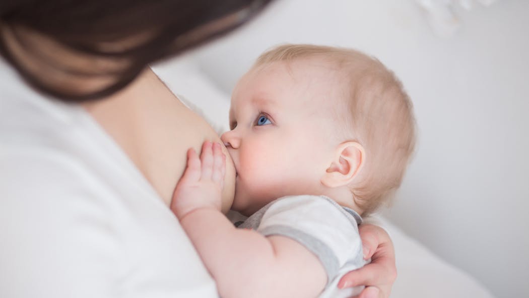 Allergie au lait (APLV) : comment soulager bébé ?