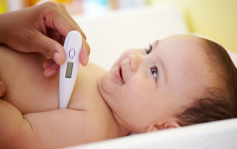 Prendre La Temperature De Bebe Le Guide Parents Fr Prendre La Temperature De Bebe Le Guide Parents Fr