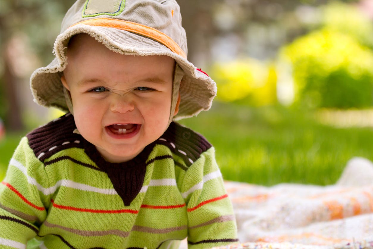 Les Yeux De Bebe Pleurent Tout Le Temps