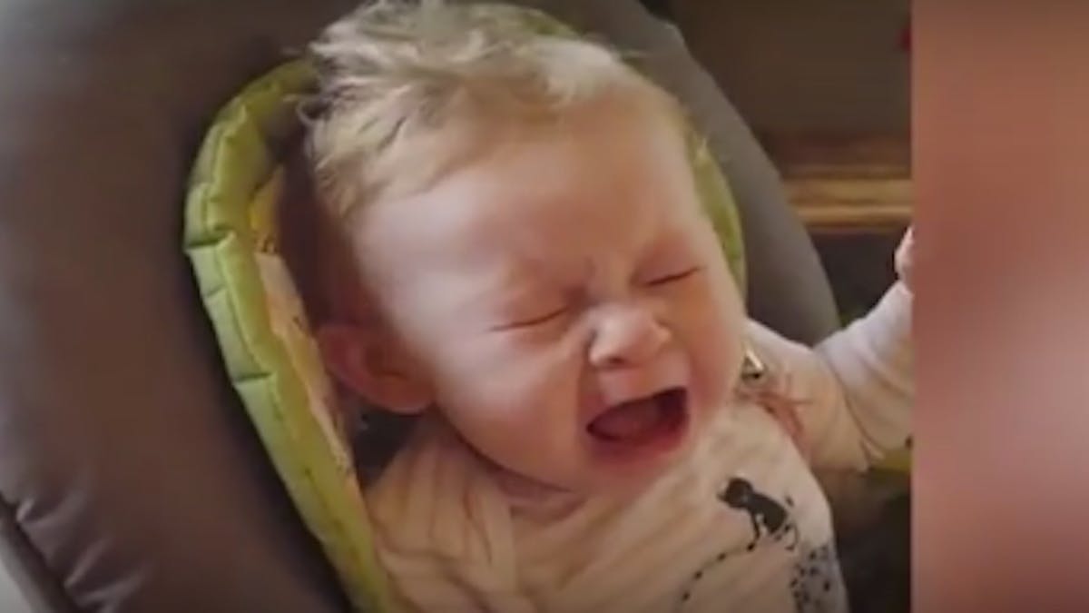 Son Bebe Dit Maman Pour La Premiere Fois Elle Devient Hysterique Video Parents Fr Son Bebe Dit Maman Pour La Premiere Fois Elle Devient Hysterique Video Parents Fr