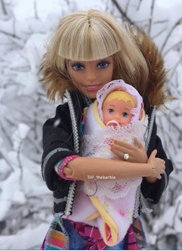 poupée Barbie et bébé
