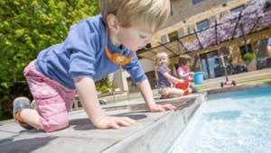 No Stress : la balise qui aide à surveiller les enfants au bord de la piscine