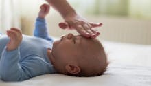 Bébé a une méningite : comment réagir ?
