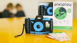 Pixlplay, l’accessoire qui transforme votre smartphone en appareil-photo pour enfants