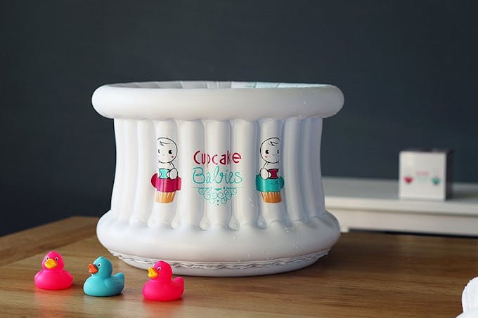 Baignoire gonflable Cupcake Babies - pochette trousse voyage