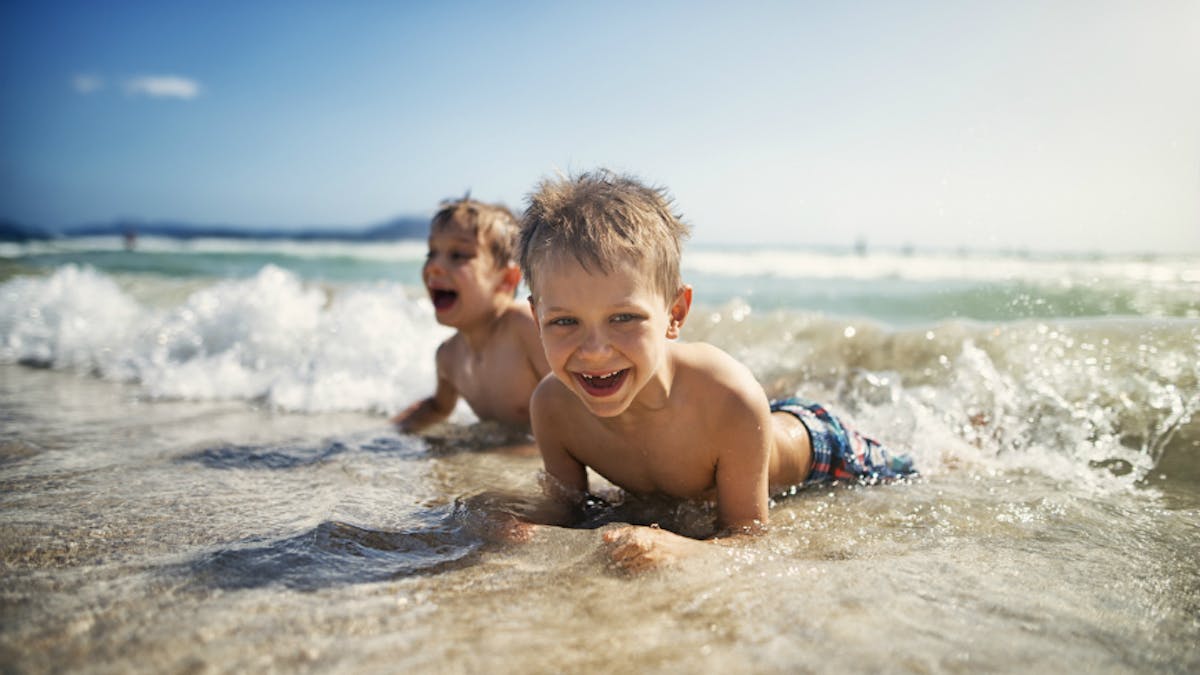 Soleil Chaleur Deshydratation Chez L Enfant Soyez Vigilant Parents Fr Soleil Chaleur Deshydratation Chez L Enfant Soyez Vigilant Parents Fr