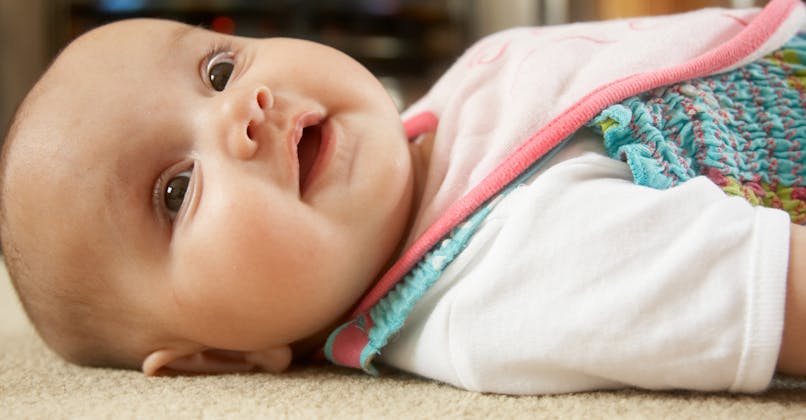 Plagiocephalie Mon Bebe A La Tete Plate Parents Fr Plagiocephalie Mon Bebe A La Tete Plate Parents Fr