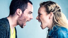Dispute de couple : homme et femme choisissent des réconciliations différentes