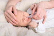 Le mouche-bébé moins efficace que le sérum physiologique