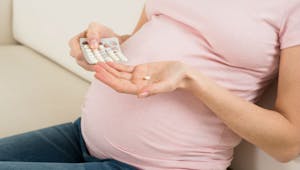 Anti-inflammatoires : une seule prise pendant la grossesse est dangereuse