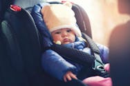 Ne laissez pas bébé en doudoune dans son siège-auto !