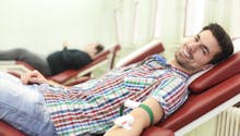 Transfusion : les hommes supportent moins bien le sang des femmes ayant été enceintes