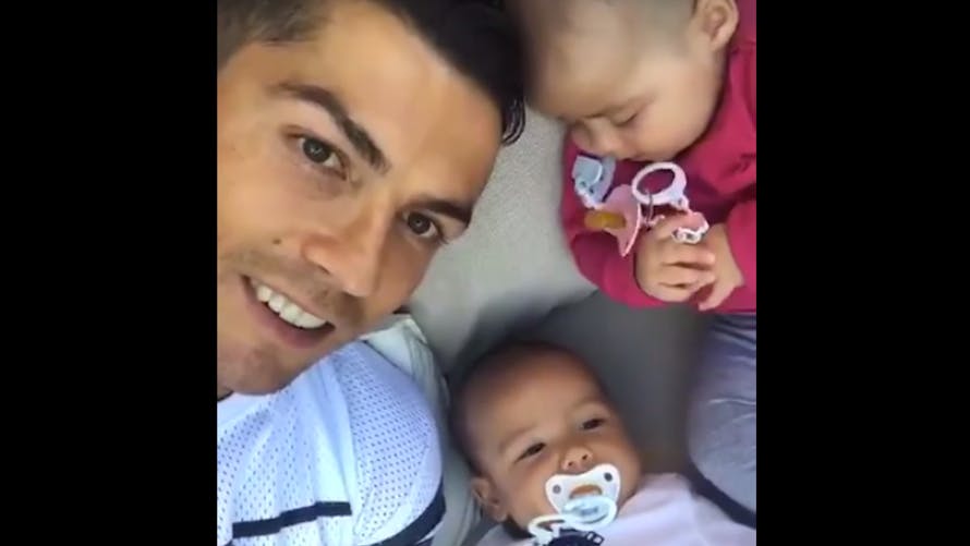 Cristiano Ronaldo dévoile sa petite famille