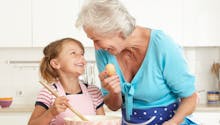 Grands-parents : ils ne donnent pas toujours de bonnes habitudes à leurs petits-enfants !