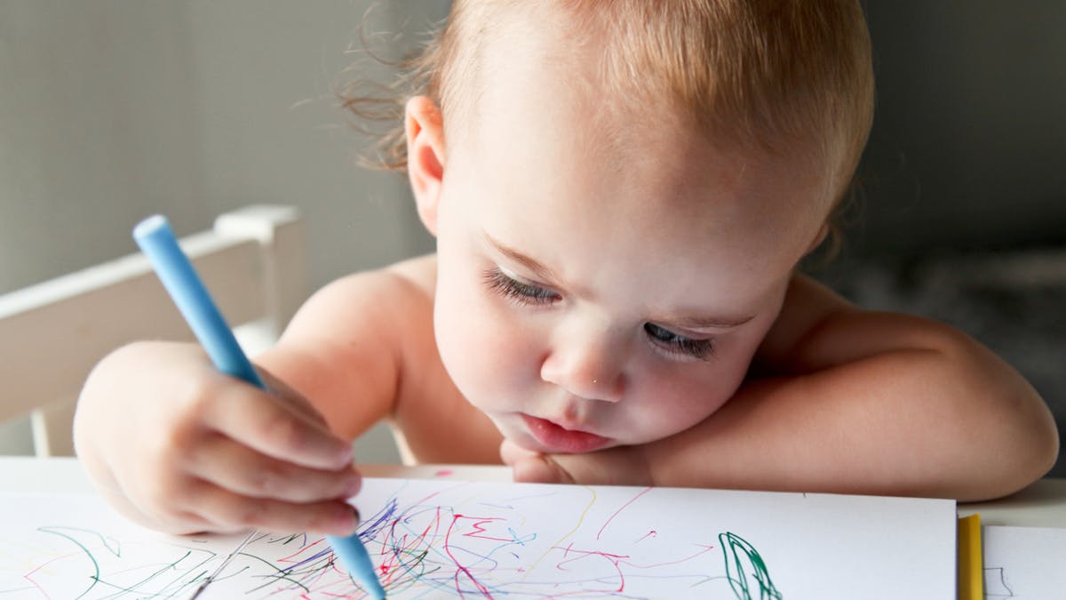 Dessin Bebe Du Gribouillage Au Bonhomme Tetard Parents Fr Dessin Bebe Du Gribouillage Au Bonhomme Tetard Parents Fr