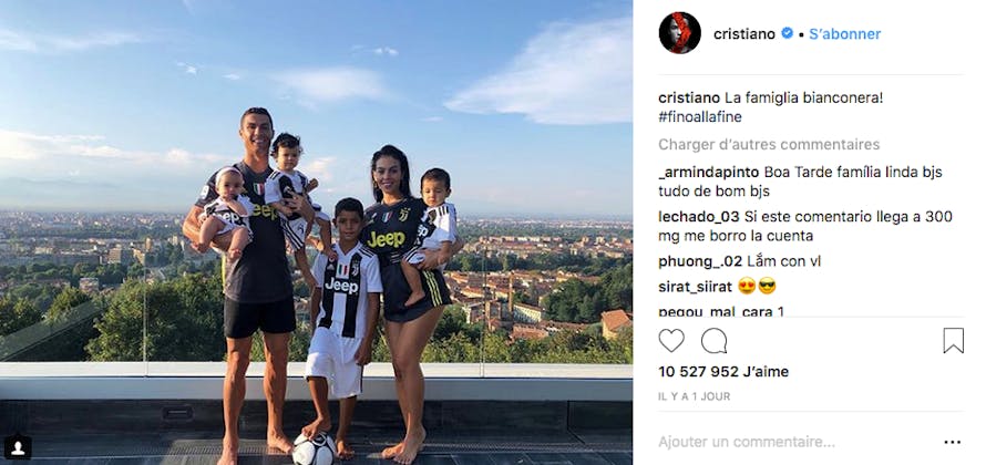 Cristiano Ronaldo entouré de ses 4 enfants et de sa compagne Georgina