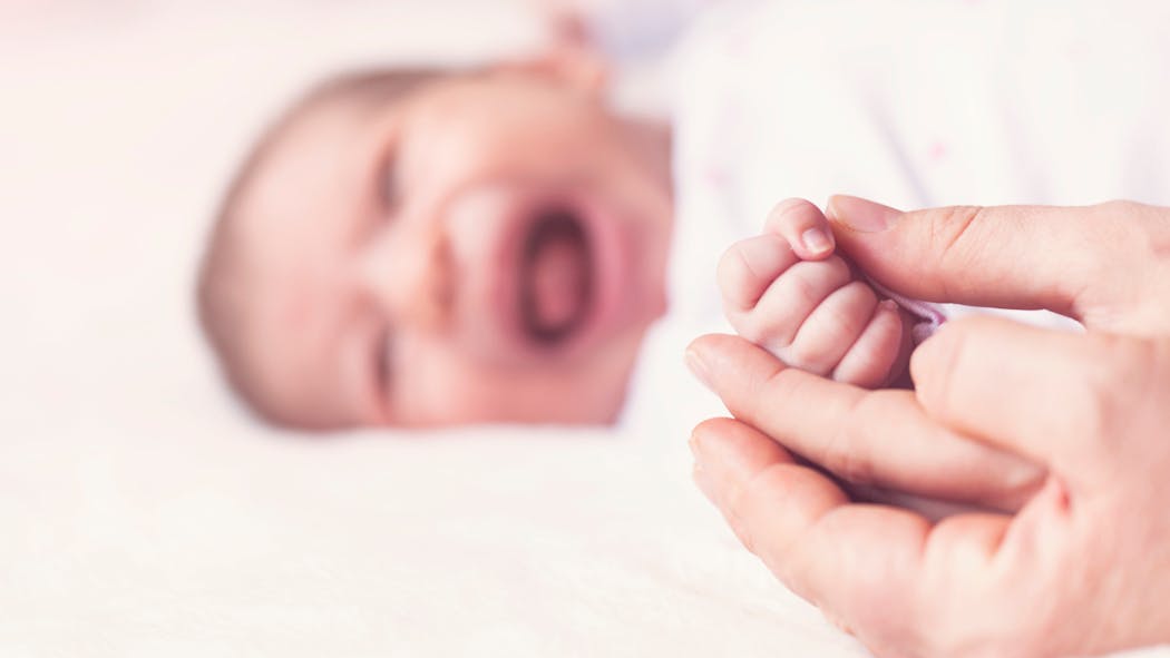 Colique Bebe Quels Symptomes Comment La Soulager Parents Fr Colique Bebe Quels Symptomes Comment La Soulager Parents Fr