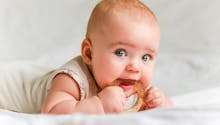 Comment bien choisir l'anneau de dentition de bébé ?