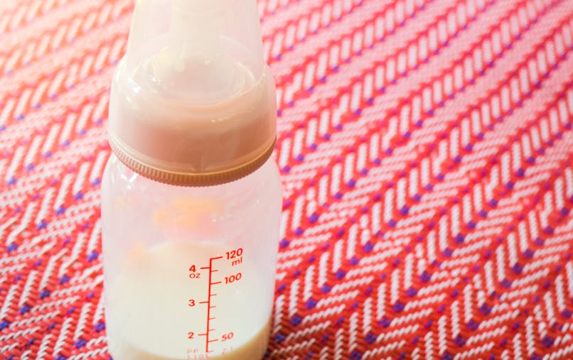 Le Point Sur Le Biberon De Bebe Parents Fr Le Point Sur Le Biberon De Bebe Parents Fr