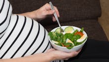 Diabétique, végétarienne, grossesse gémellaire : que manger enceinte ?