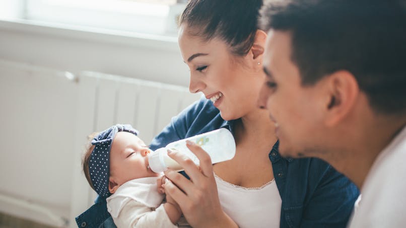 Donner Le Biberon A Son Bebe Des La Maternite C Est Possible Parents Fr Donner Le Biberon A Son Bebe Des La Maternite C Est Possible Parents Fr