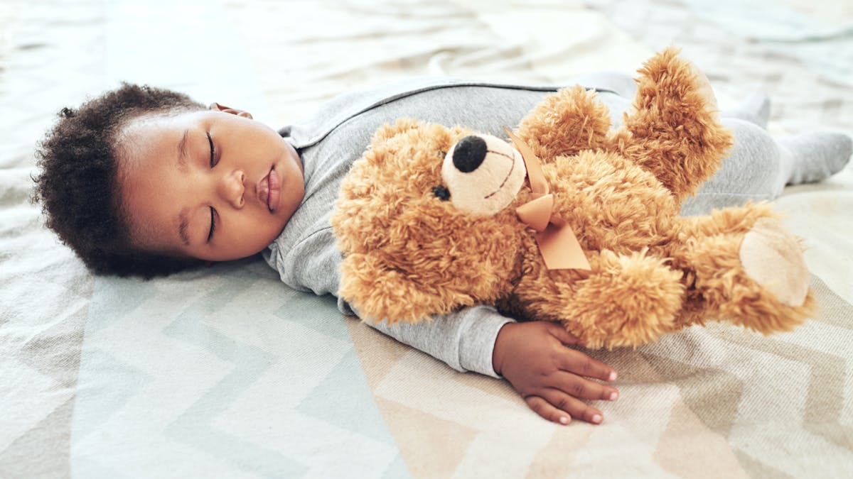 Quelle Peluche Choisir Pour Bebe Parents Fr Quelle Peluche Choisir Pour Bebe Parents Fr