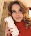 Natalia Vodianova s’affiche sur les réseaux sociaux avec une serviette hygiénique
