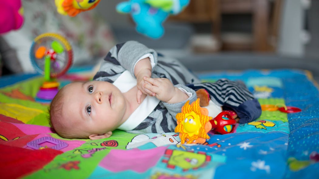 Tapis D Eveil Les Atouts Des Tapis D Eveil Pour Les Bebes Parents Fr Tapis D Eveil Les Atouts Des Tapis D Eveil Pour Les Bebes Parents Fr